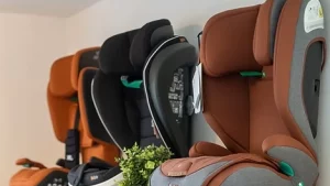 Flugzeug-Kindersitz mieten